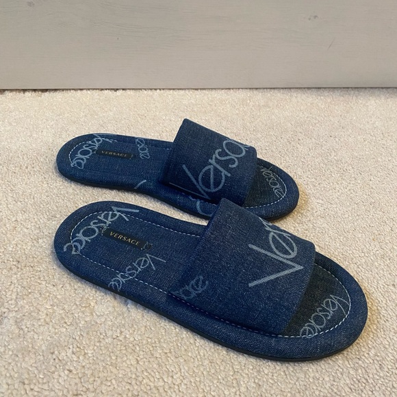 SOLD **BRAND NEW VERSACE SANDALS** - Picture 5 of 8